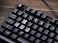 电脑自制绝地求生按键教程（实用教程帮助玩家优化游戏操作）